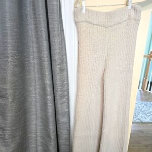 One Gray Day chunky knit bottoms. Size medium. Cream color. NWT